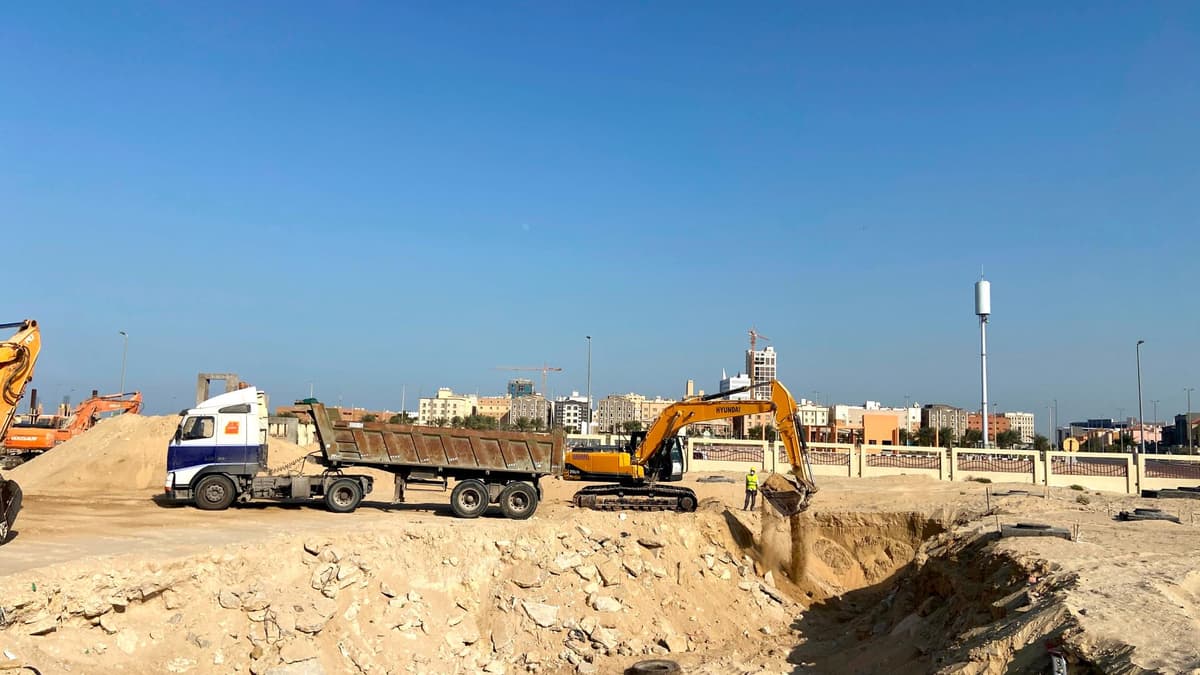 Excavation, backfilling, and asphalt works for the construction of the educational presidency building. Supply of RC2 adhesive layer for asphalt paving.